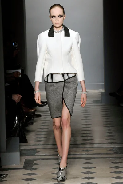 Look 9